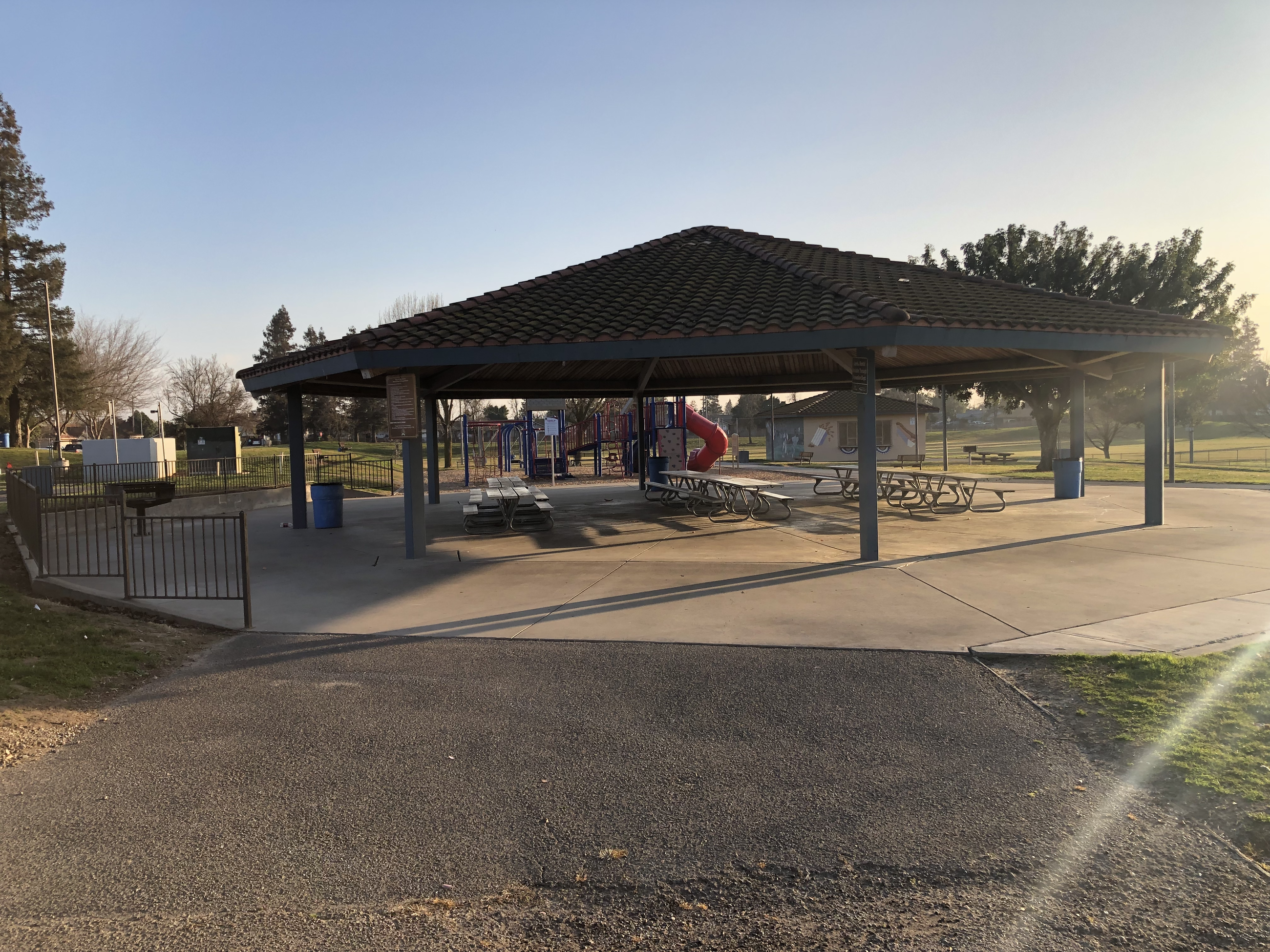 4D1195F3-FFE8-42BE-B7D8-1306A00E092B-L0-001